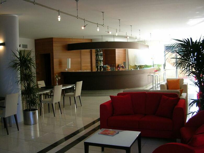 Palm Beach Hotel