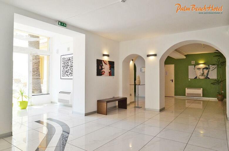 Palm Beach Hotel