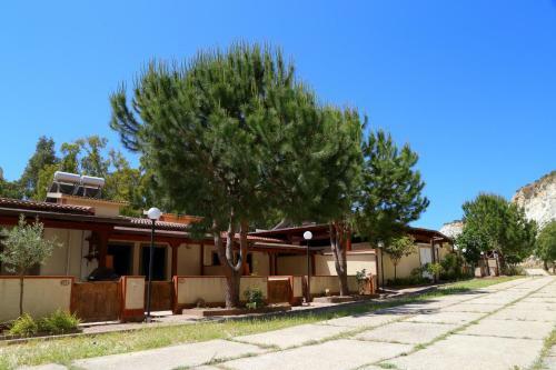 Eraclea Minoa Village