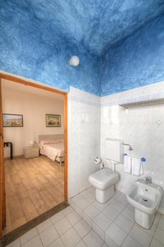 Hostal Sogni D'oro Guest House