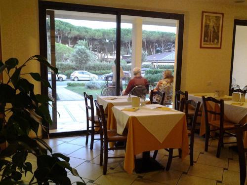 Hostal Affittacamere Floramare