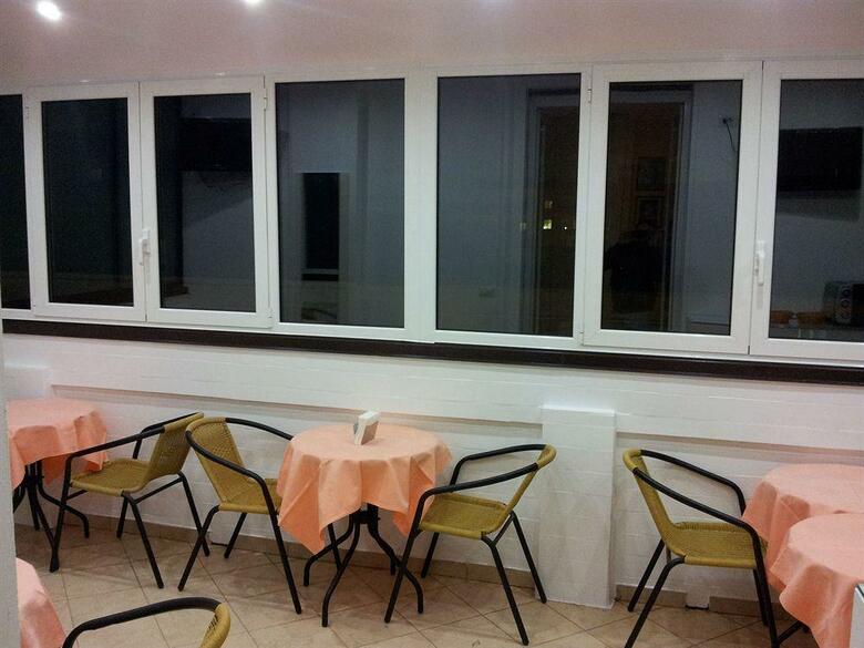 Hotel Arco Romana
