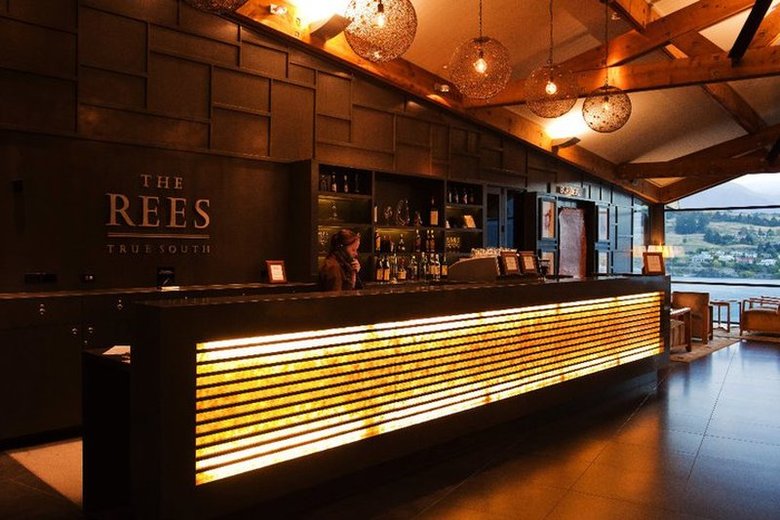 Rees Hotel & Luxury Apartments
