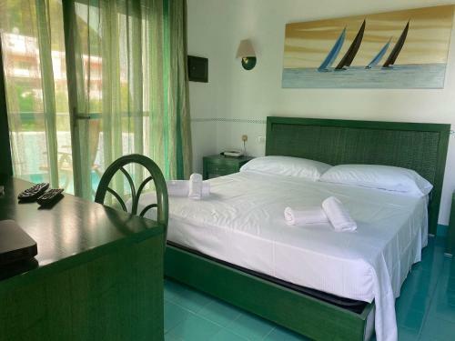 Hotel Baia Dei Faraglioni