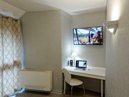 Hotel H�tel Le Chantereigne