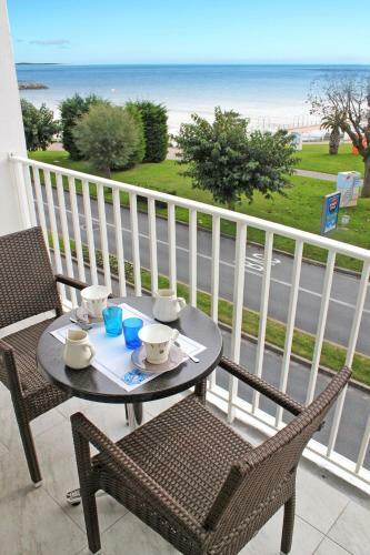 Hotel Logis Les Bleuets