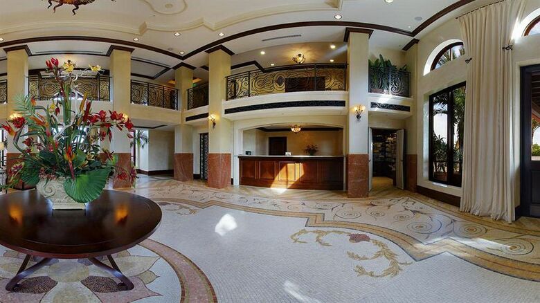 Hotel Naples Bay Resort