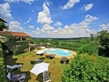Hotel H�tel Moun�a