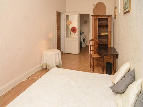 Two-bedroom Apartment In Avignon
