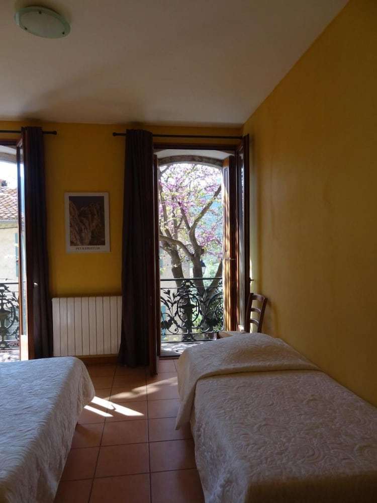 Hostal Les Santolines