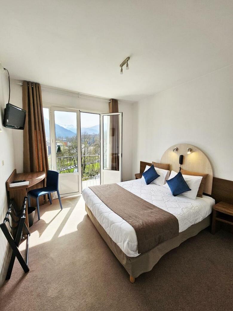 Hotel Notre Dame De La Sarte