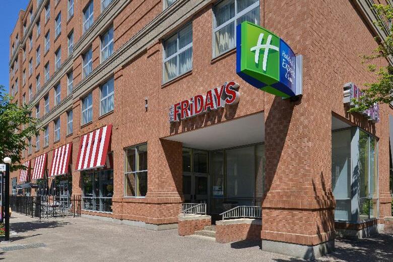 Hotel Comfort Suites Downtown