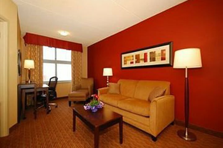 Hotel Comfort Suites Downtown