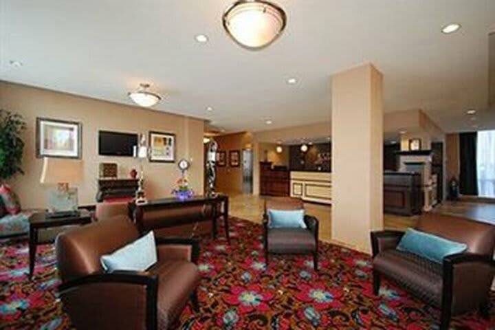Hotel Comfort Suites Downtown