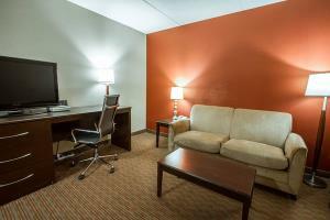 Hotel Comfort Suites Downtown