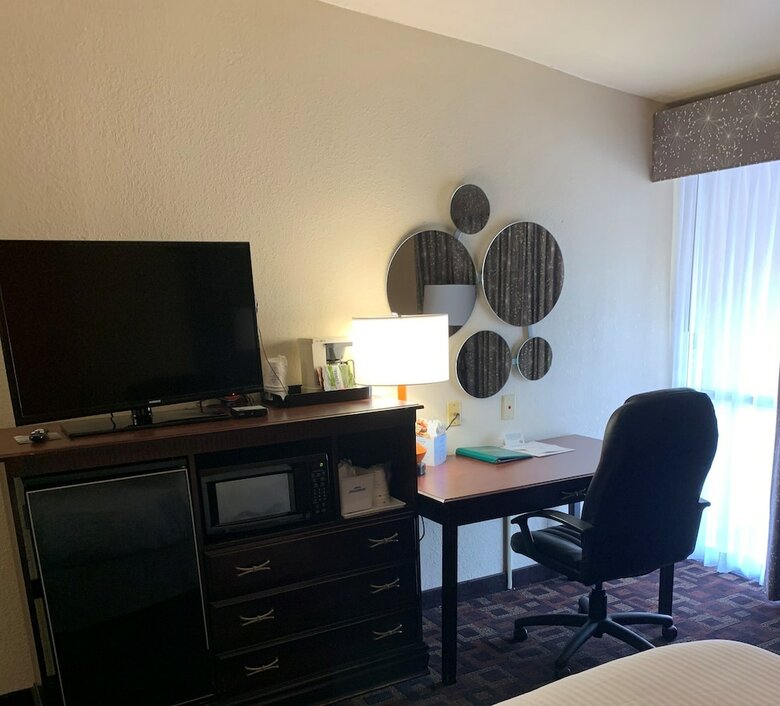 Hotel Howard Johnson Inn - Oklahoma City