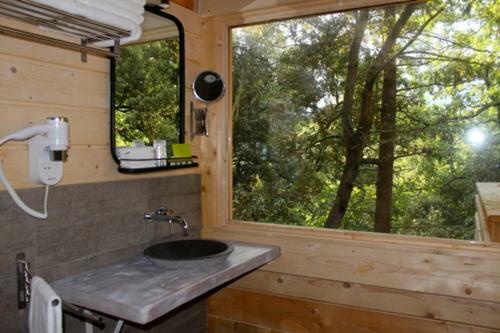 Hotel Les Cabanes Dans Les Bois