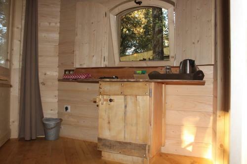 Hotel Les Cabanes Dans Les Bois