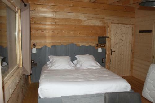 Hotel Les Cabanes Dans Les Bois
