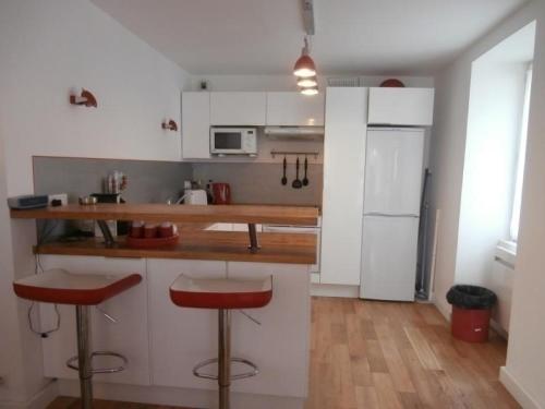 Rental Apartment Passage Bon Air