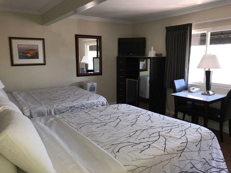 Ocean Beach Hotel