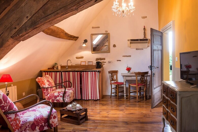 Hostal Maison Le Village