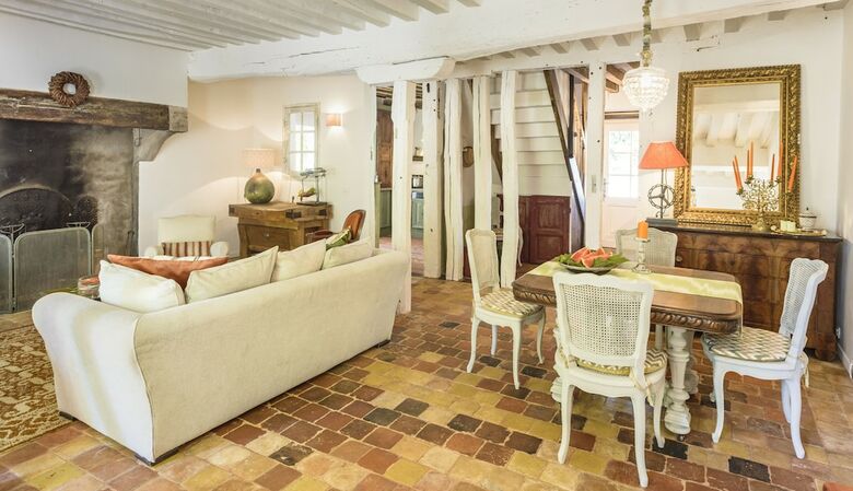 Hostal Maison Le Village