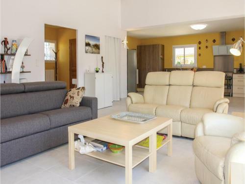 Three-bedroom Holiday Home In Mazan