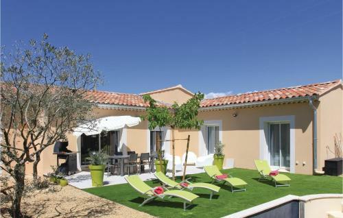 Three-bedroom Holiday Home In Mazan