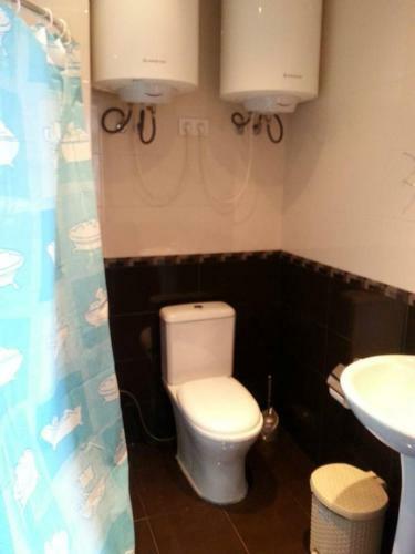 Hostal Guesthouse Mestia 32