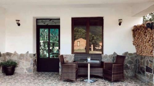 Hostal Laghami Guest House
