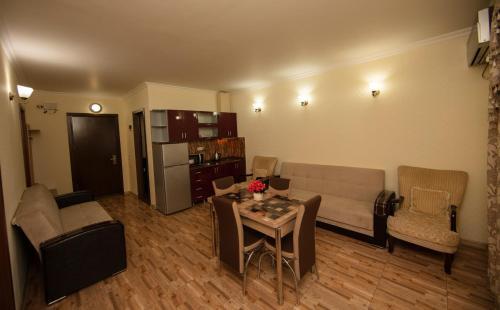 Helen Apartments