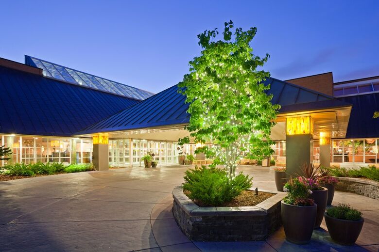Radisson Hotel & Conference Center