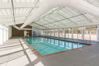Hotel Patrick Henry Inn And Suites