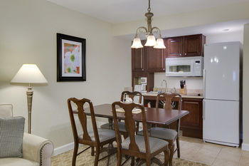 Hotel Patrick Henry Inn And Suites