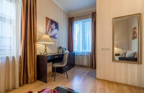 Iliani Hotel