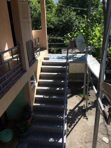 Hostal Guest House Guledani