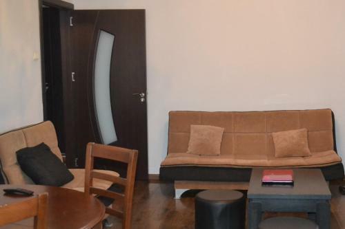 Apartment On Akhmeteli 3