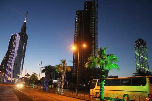 Apartment On Akhmeteli 3