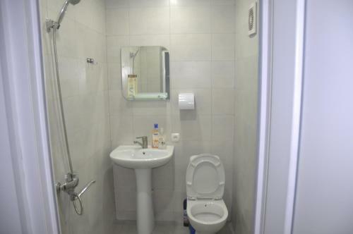 Hostal Tin-tina Guesthouse
