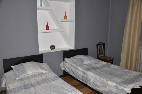 Hostal Tin-tina Guesthouse