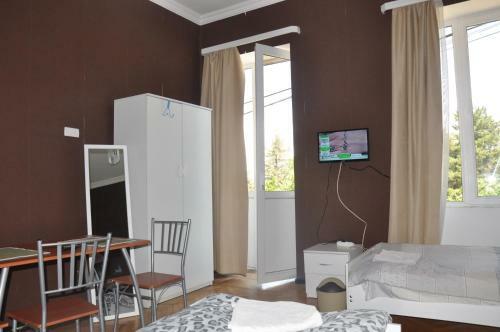 Hostal Tin-tina Guesthouse