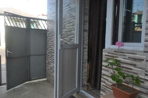 Hostal Keti Guesthouse