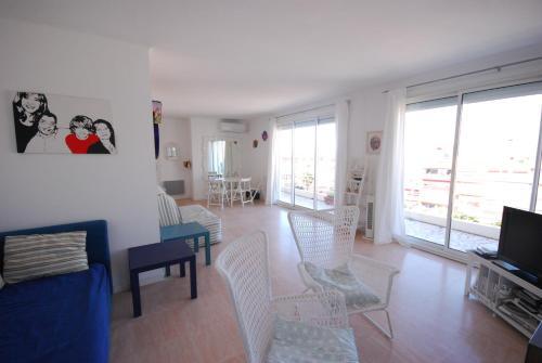 Palm Beach One Bedroom Apartment 48203