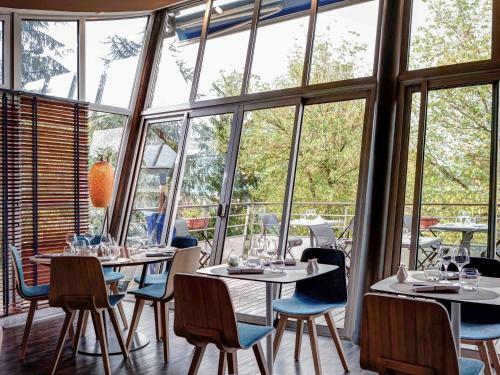 Hotel Mercure Lyon Charbonni�res