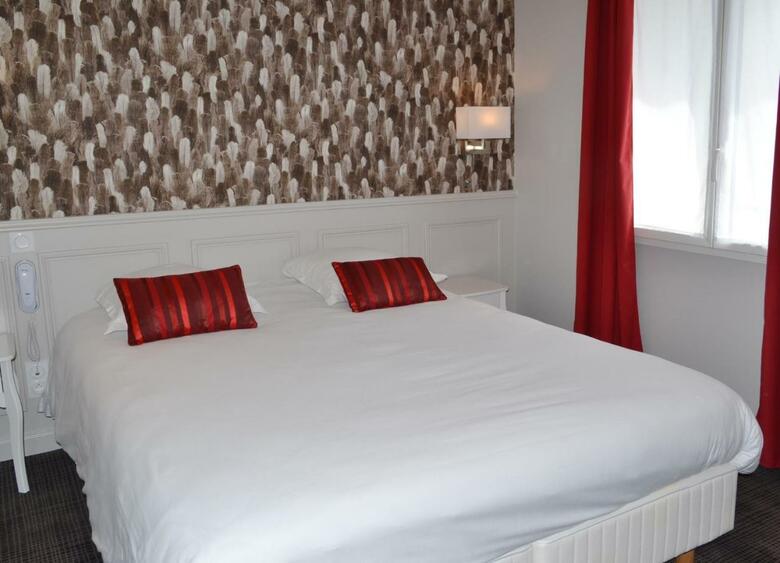 Hotel H�tel Restaurant Le Monarque