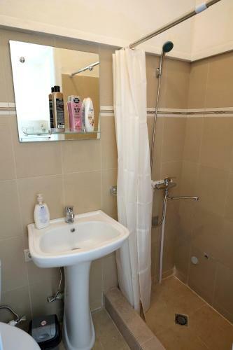 Apartment Lado Asatiani 60
