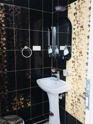 Hostal Guest House On Chanchibadze 9