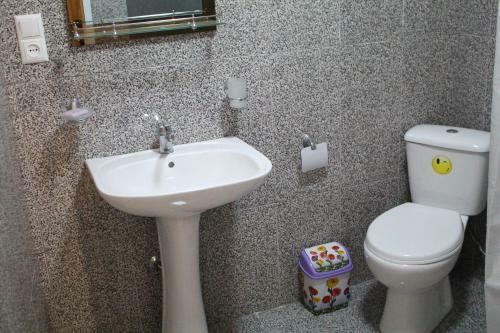 Hostal Oto's Guest House