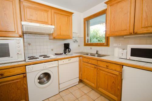 2 Bedroom Apartment In Meg�ve